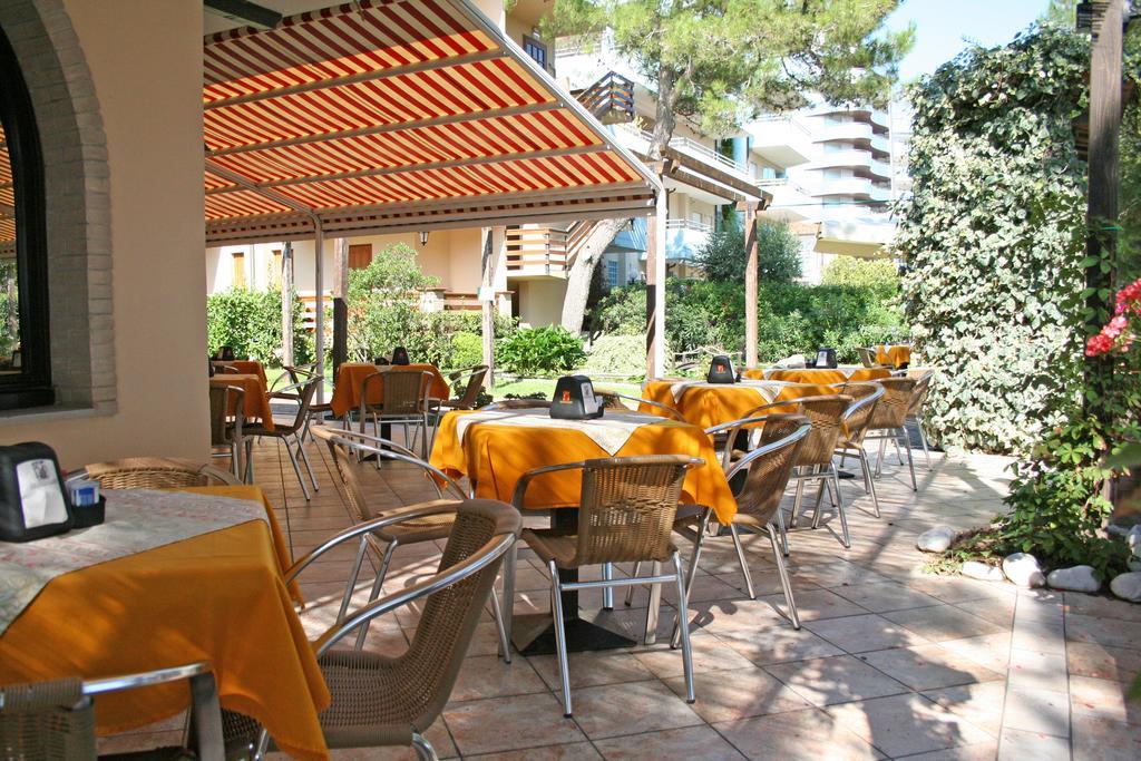 Hotel Capanna D'Oro Lignano Sabbiadoro Exterior foto